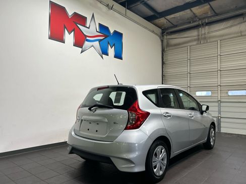 Used 2017 Nissan Versa Note SV FWD image 3