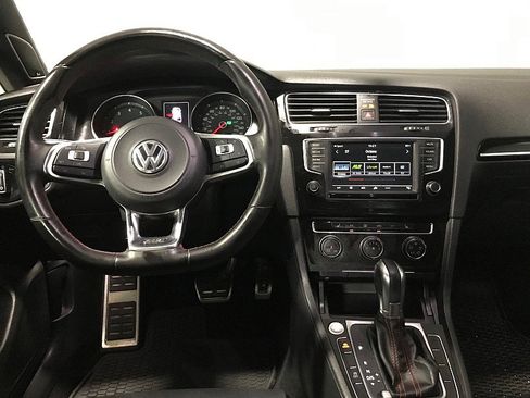 Used 2017 Volkswagen GTI SE image 21