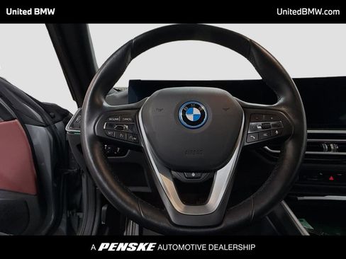 Used 2023 BMW i4 eDrive35 w/ Premium Package image 6