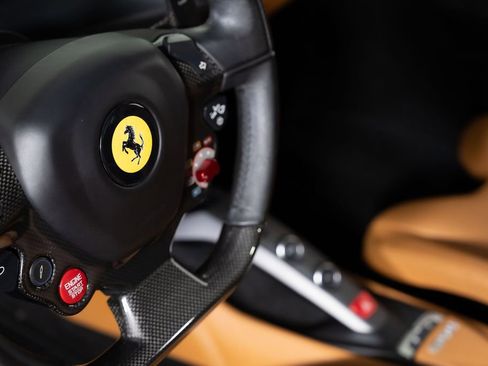 Used 2017 Ferrari 488 GTB RWD image 23