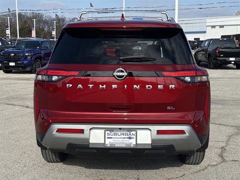 Used 2023 Nissan Pathfinder SL image 4