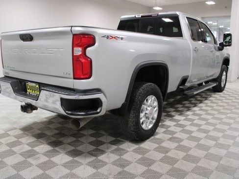 Used 2021 Chevrolet Silverado 2500 LTZ w/ LTZ Convenience Package image 11