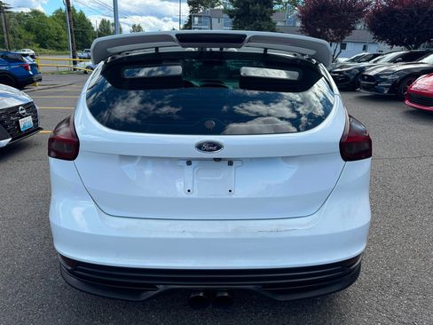 Used 2018 Ford Focus ST FWD image 6