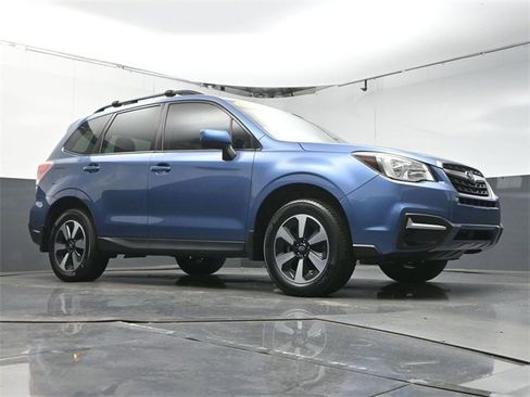 Used 2018 Subaru Forester 2.5i Premium w/ All-Weather Package image 40