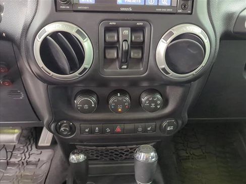 Used 2014 Jeep Wrangler Unlimited Sahara w/ Connectivity Group image 18