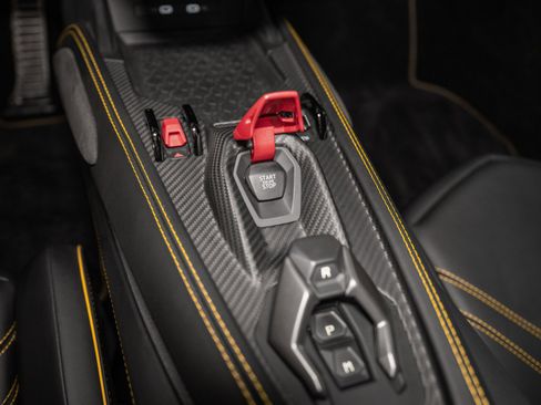 Used 2024 Lamborghini Revuelto image 42