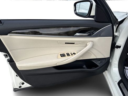 Used 2019 BMW 530i xDrive w/ Convenience Package image 22