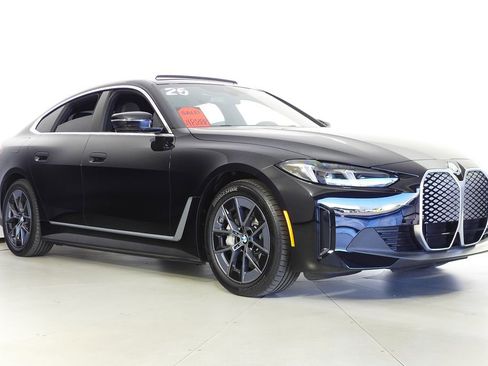 Used 2025 BMW i4 eDrive40 image 4