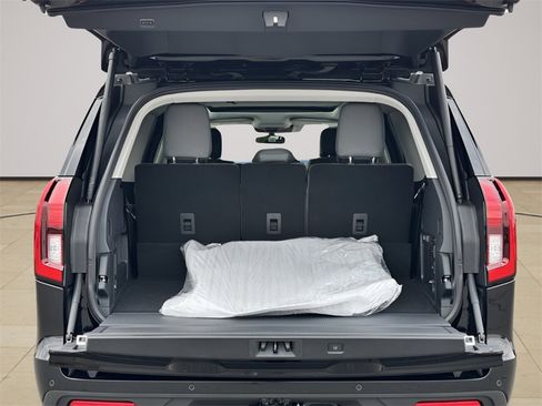 New 2025 Ford Expedition Active image 20