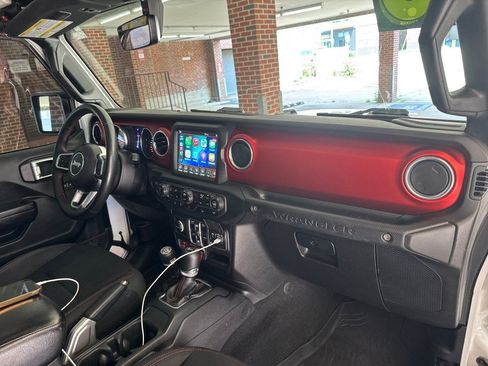 Used 2018 Jeep Wrangler Unlimited Rubicon AWD/4WD image 18