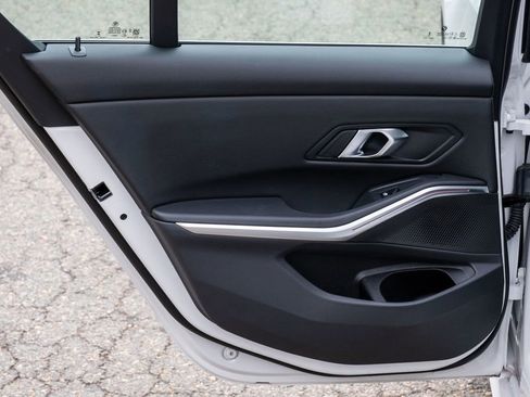 Used 2025 BMW 330i Sedan image 25