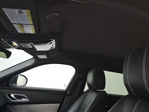 Used 2022 Land Rover Range Rover Velar R-Dynamic S image 5