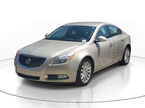 Used 2012 Buick Regal Leather FWD image 3
