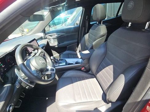 Used 2024 Alfa Romeo Tonale Veloce AWD/4WD image 3