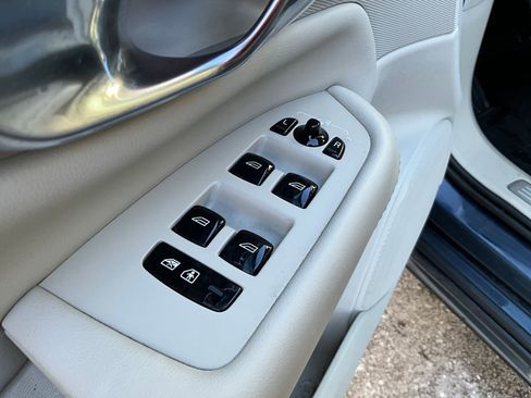 Certified 2023 Volvo XC90 B6 Plus w/ Protection Package image 13