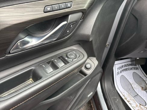 Used 2020 GMC Terrain SLT w/ Preferred Package image 16