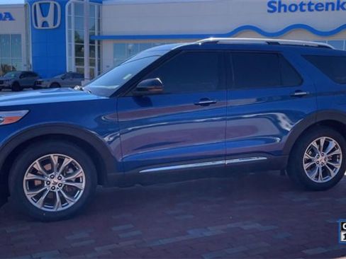 Used 2022 Ford Explorer Limited w/ Equipment Group 301A image 6