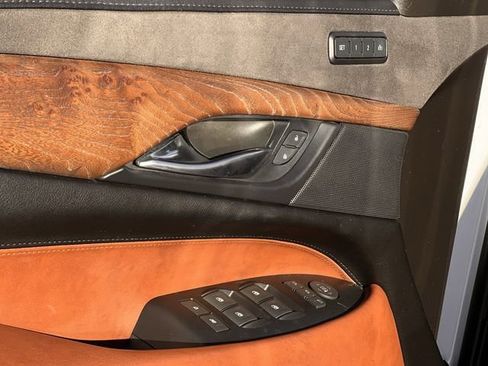 Used 2018 Cadillac Escalade Premium Luxury image 25