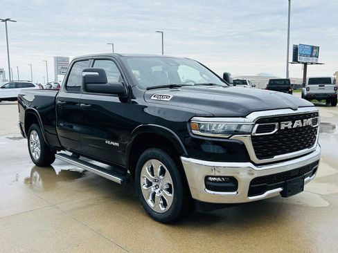 Used 2025 RAM 1500 Big Horn AWD/4WD image 2