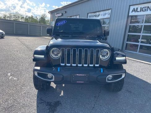 Used 2023 Jeep Wrangler Unlimited Sahara w/ Cold Weather Group AWD/4WD image 2