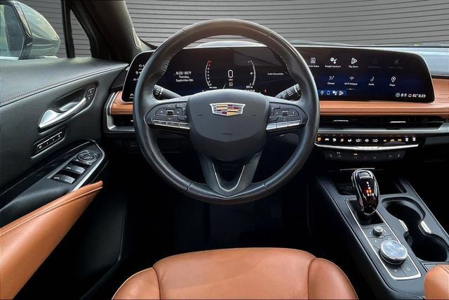 Certified 2024 Cadillac XT4 Premium Luxury w/ Technology Package FWD image 8