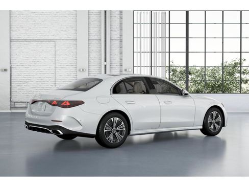 Used 2025 Mercedes-Benz E 350 4MATIC Sedan image 20