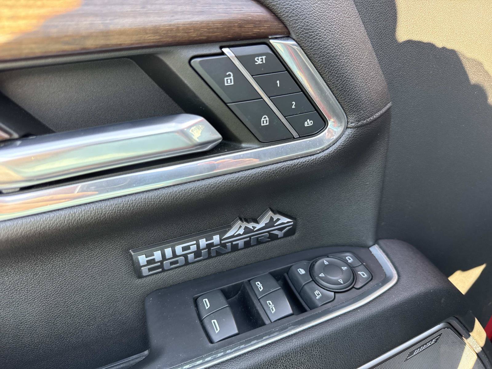 Used 2023 Chevrolet Silverado 1500 High Country w/ Z71 Off-Road Package AWD/4WD image 18