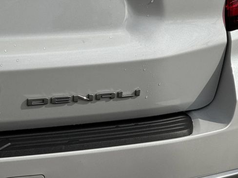 Used 2024 GMC Yukon XL Denali w/ Advanced Technology Package AWD/4WD image 30