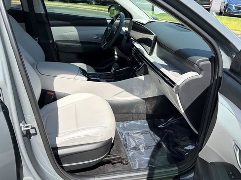 Used 2025 Hyundai Tucson SEL FWD image 13