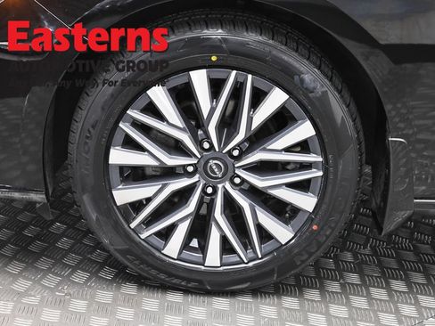 Used 2023 Nissan Altima 2.5 SV w/ SV Premium Package AWD/4WD image 32