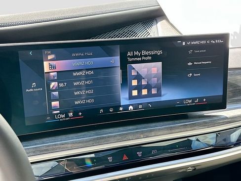 Used 2023 BMW 760i xDrive AWD/4WD image 15