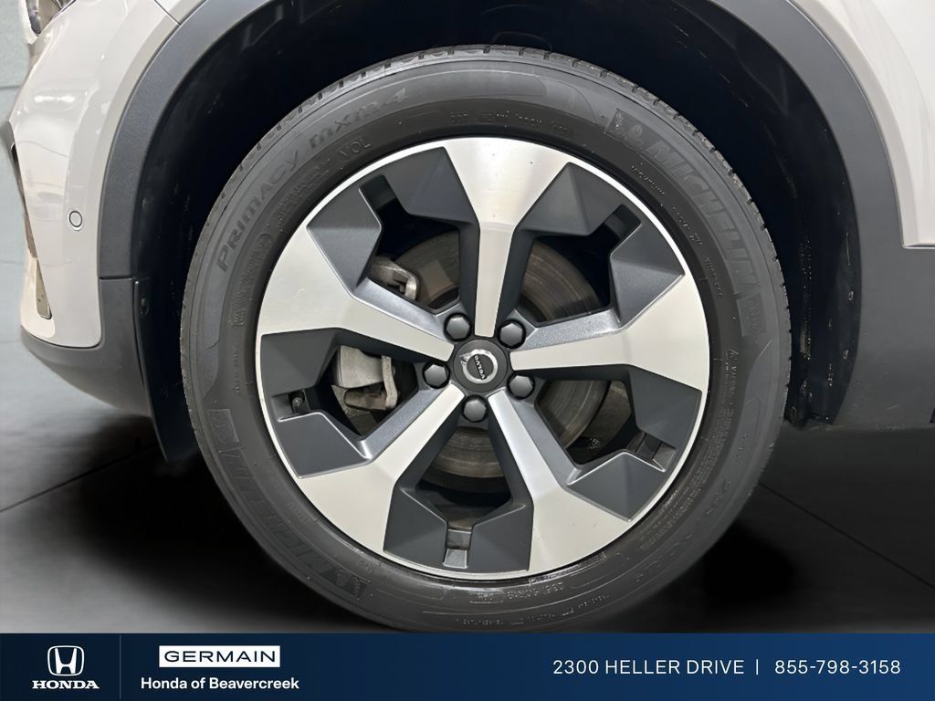 Used 2023 Volvo XC40 B4 Ultimate FWD image 13