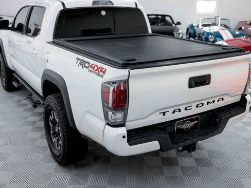 Used 2020 Toyota Tacoma TRD Off-Road w/ Technology Package image 30