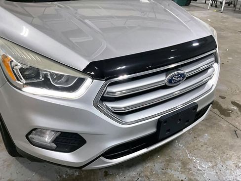 Used 2017 Ford Escape SE w/ Equipment Group 201A AWD/4WD image 29