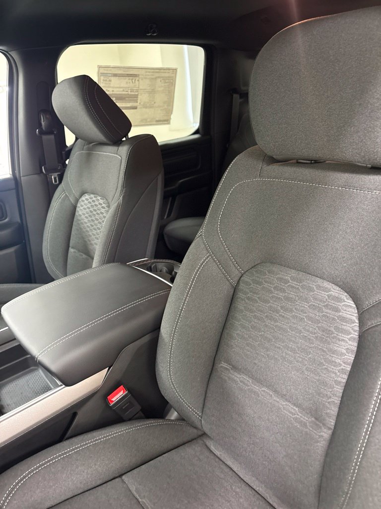 New 2027 RAM 1500 Express AWD/4WD image 16