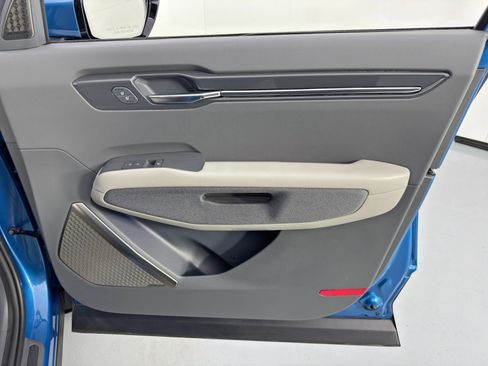 Used 2024 Kia EV9 Land image 46