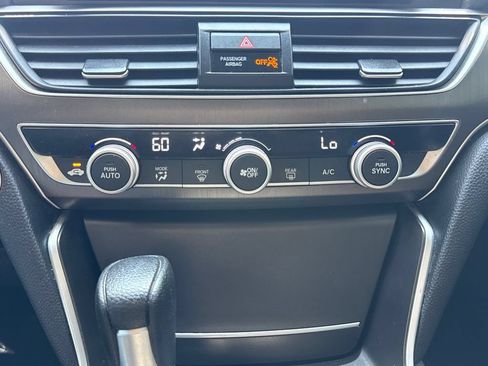 Certified 2022 Honda Accord LX image 25