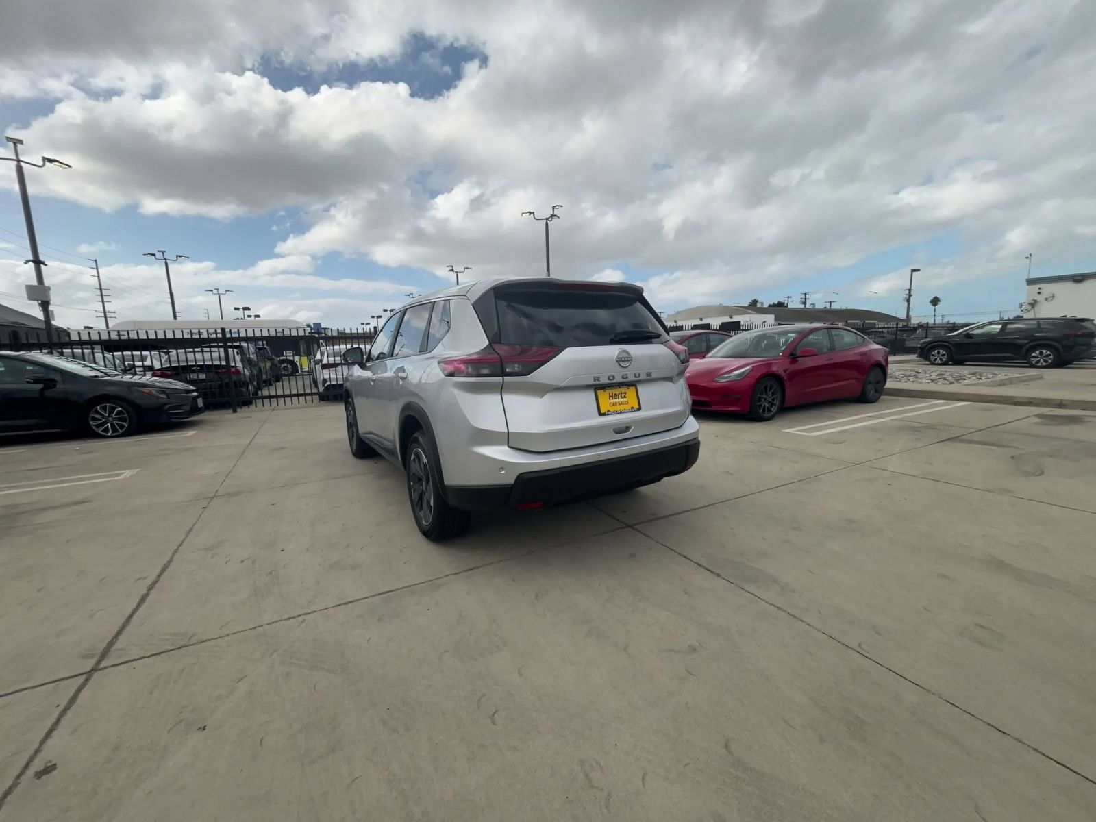 Used 2025 Nissan Rogue SV FWD image 10