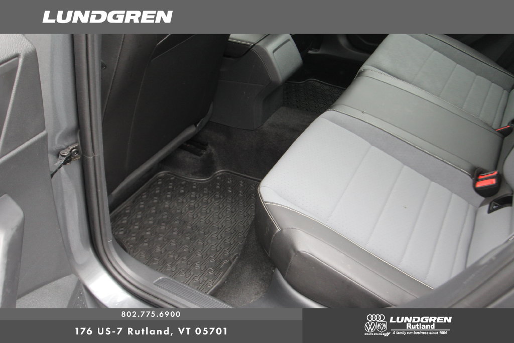 Used 2025 Volkswagen Jetta SE FWD image 27