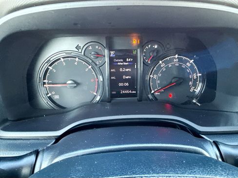Used 2023 Toyota 4Runner SR5 Premium w/ Moonroof Package RWD image 39