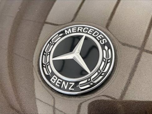 Used 2018 Mercedes-Benz GLC 300 4MATIC image 7