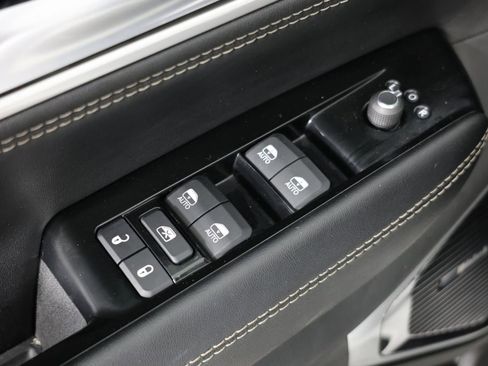 Used 2024 Jeep Wagoneer L Series III w/ Premium Group I AWD/4WD image 23
