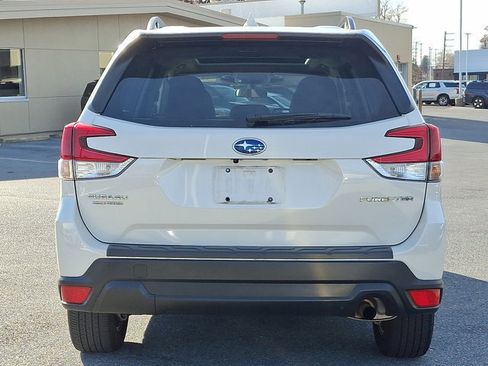 Used 2023 Subaru Forester Premium image 5