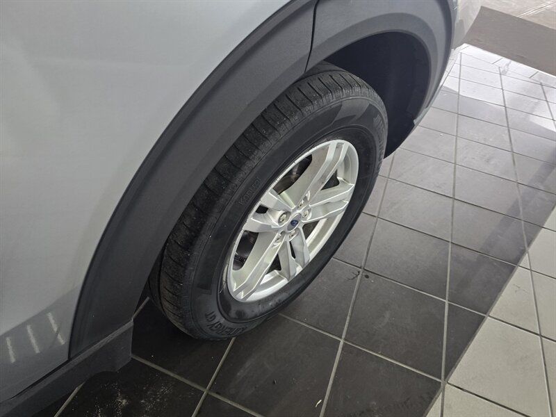 Used 2020 Ford Explorer XLT AWD/4WD image 37