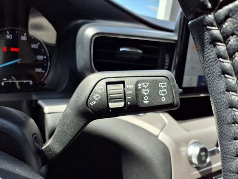 Used 2023 Ford Explorer XLT w/ Equipment Group 202A RWD image 19