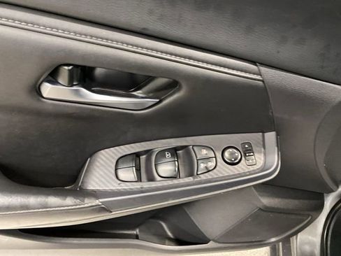 Used 2024 Nissan Sentra SV FWD image 25