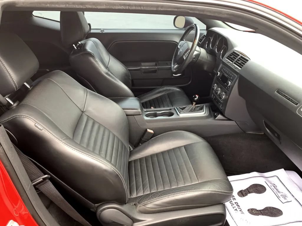 Used 2012 Dodge Challenger R/T RWD image 16