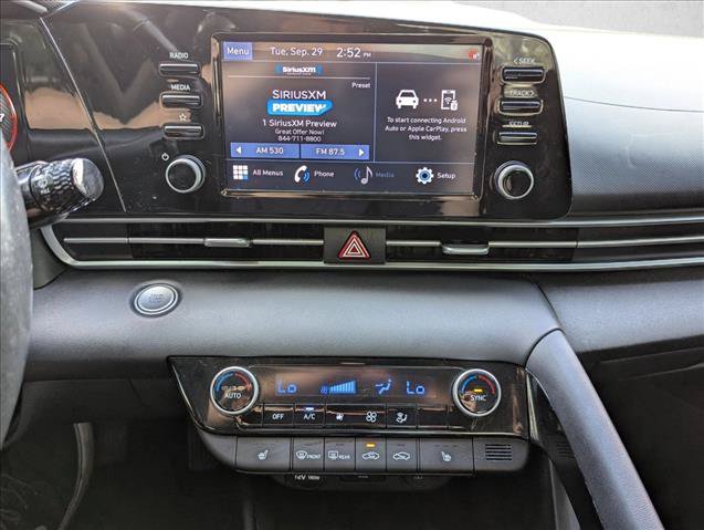 Used 2022 Hyundai Elantra SEL w/ Convenience Package FWD image 10