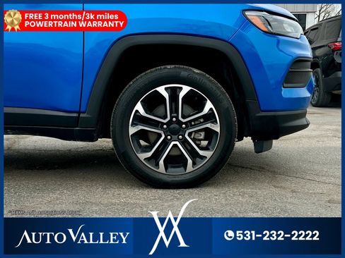 Used 2022 Jeep Compass Limited image 9