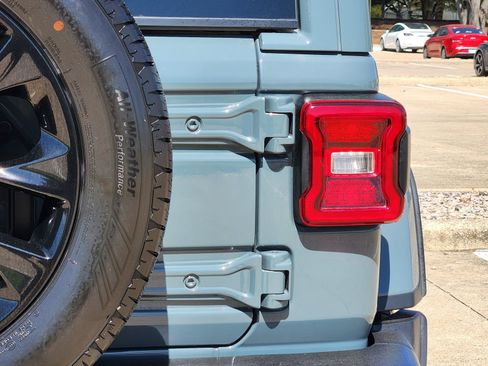 Certified 2025 Jeep Wrangler Sahara w/ Safety Group image 16